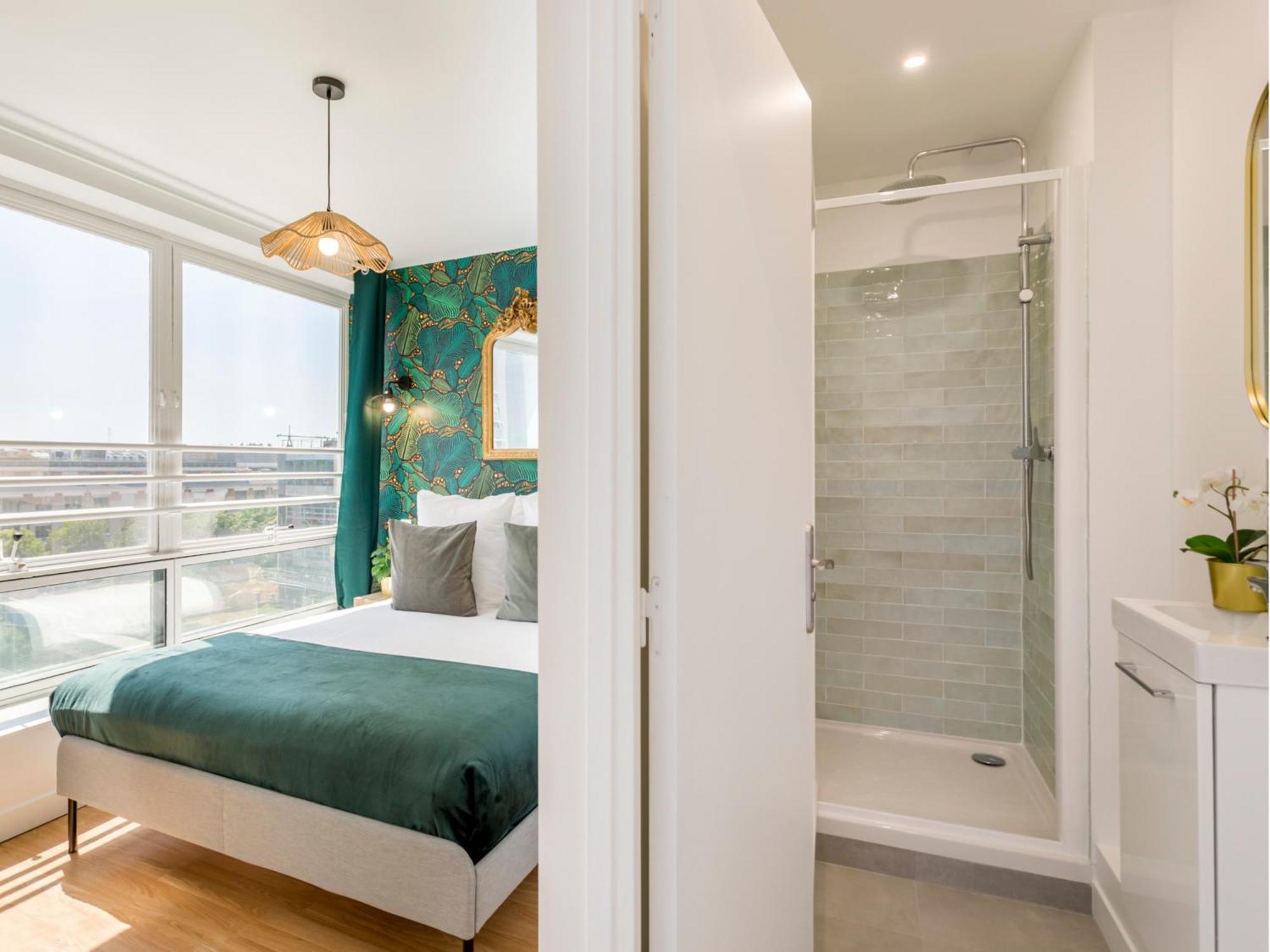 Merveil - Family - Tour Eiffel - Finlay *